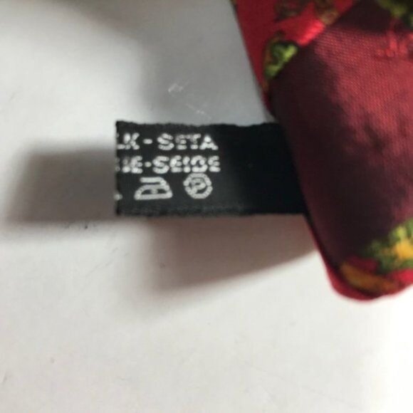 Salvatore Ferragamo Tie Red Green Rabbits 3-3/4" Wide 58" Length - Picture 9 of 9